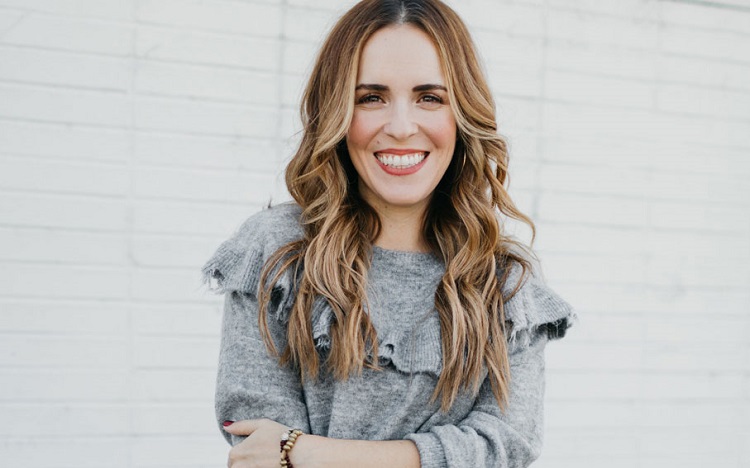 rachelhollis