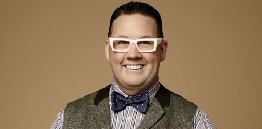 Graham Elliot wiki, bio, age, wife, net worth, cookbook, glasses, diet